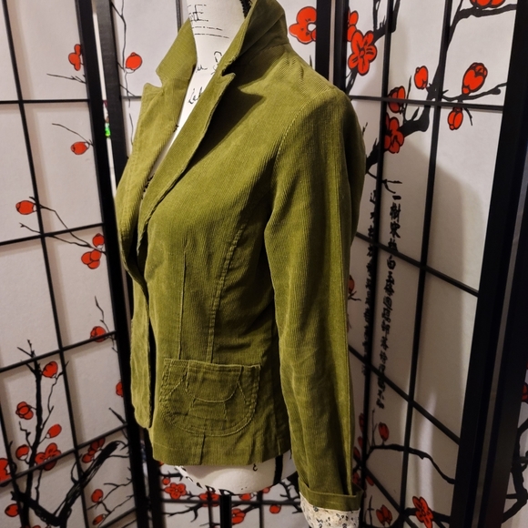 TWENTY-TWENTY LADIES SHORT OLIVE GREEN CORDEROY JACKET FLORAL LINING/SIZE MEDIUM - Picture 5 of 12